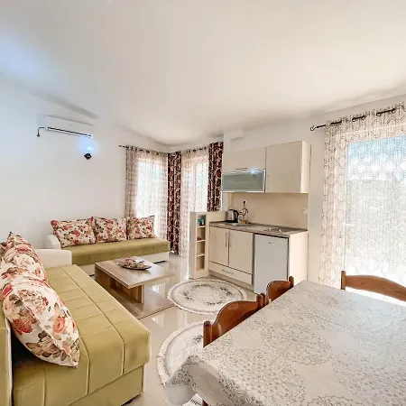 Rejhan Totti Ulcinj Esterno foto