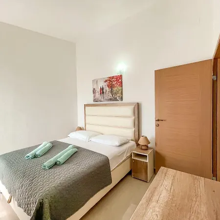 Rejhan Totti Ulcinj Esterno foto