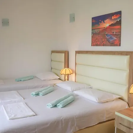 Rejhan Totti Ulcinj Esterno foto