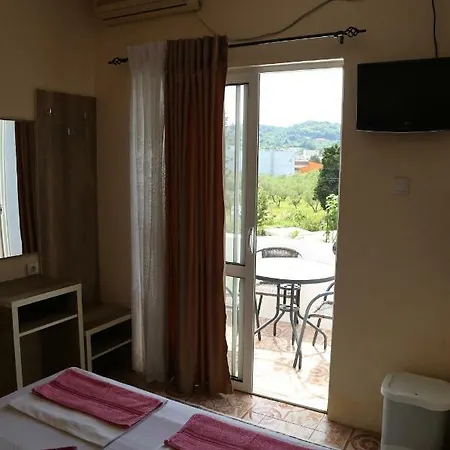 Rejhan Totti Ulcinj Esterno foto